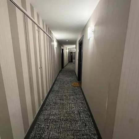 Modern 2br Train, Versailles, Paris Lejlighed *