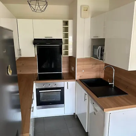 Modern 2br Train, Versailles, Paris * Plaisir
